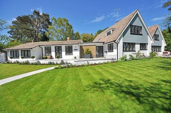 Combien prend un notaire pour vendre une maison?